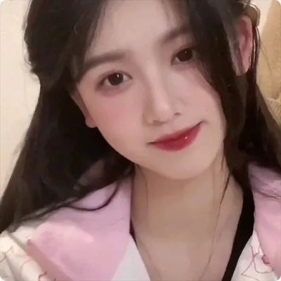 睡沙发的人